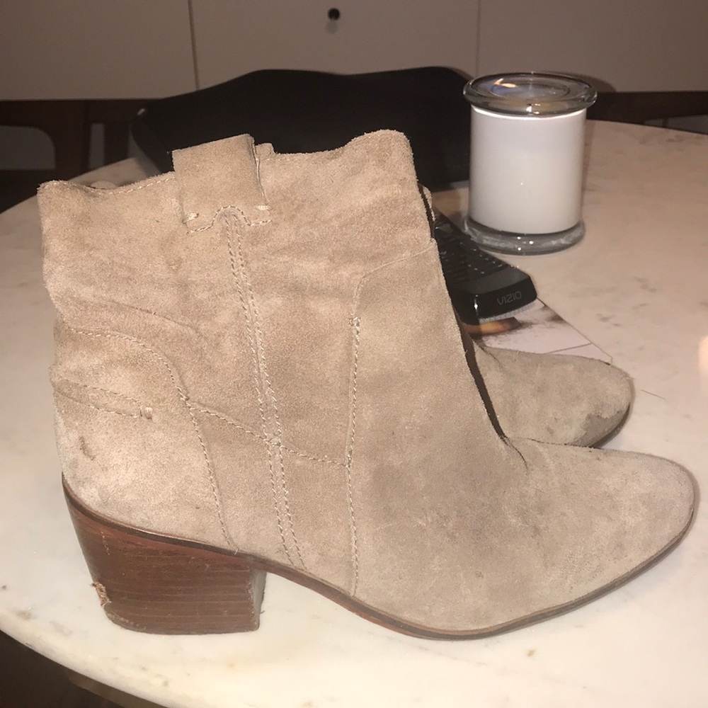 Vince Comuto suede booties